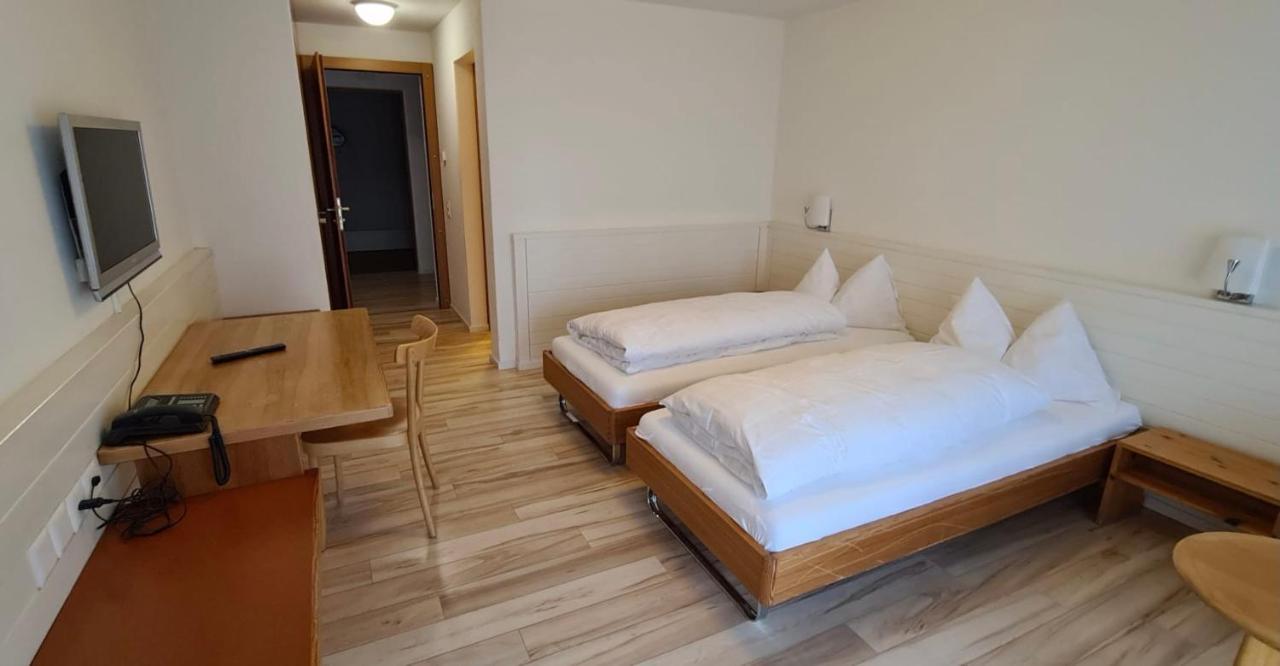 Hotel Breiti Bachenbulach Екстер'єр фото